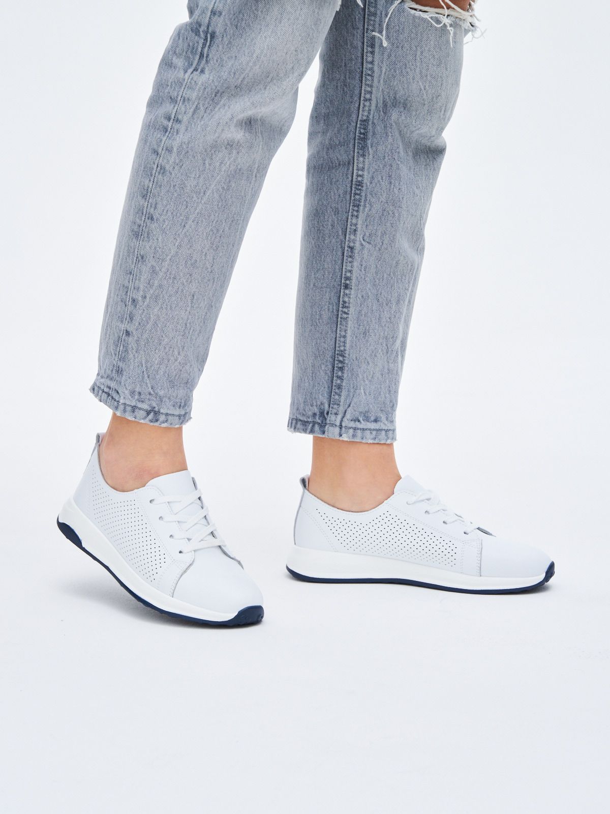 Кроссовки  Q20513-white