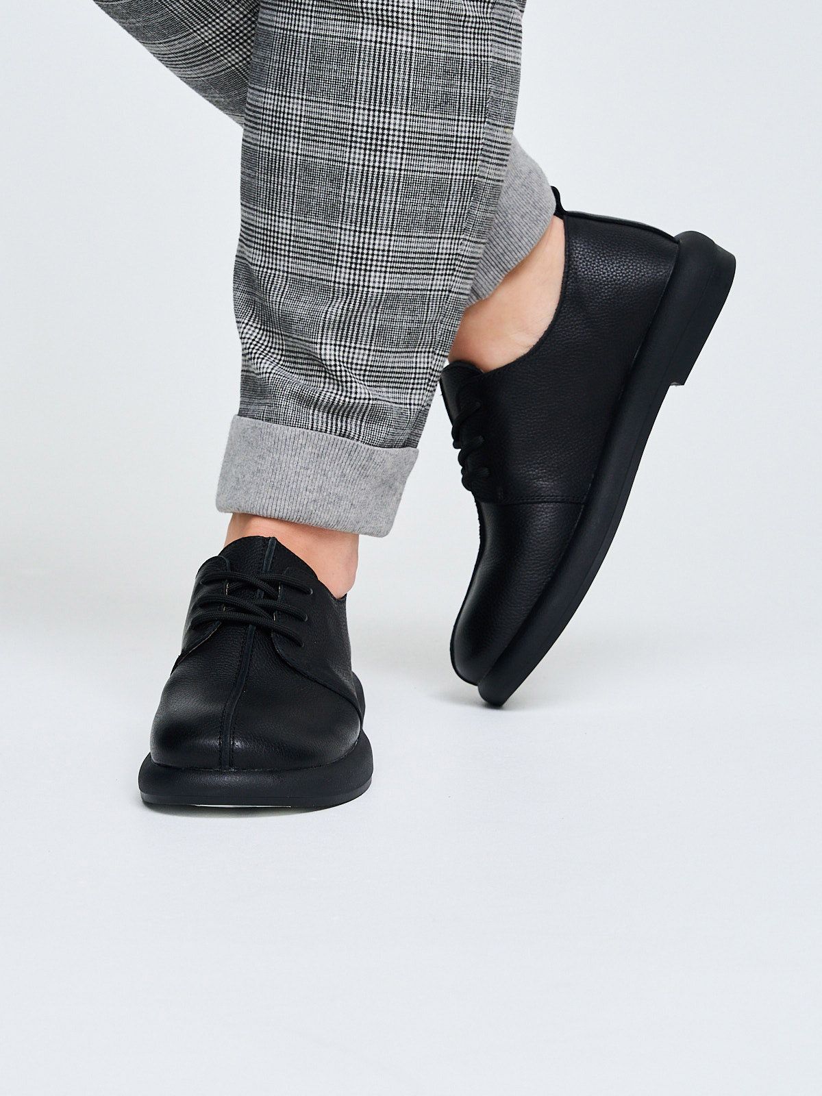 Полуботинки  ШИР-HW2570-335-1-black