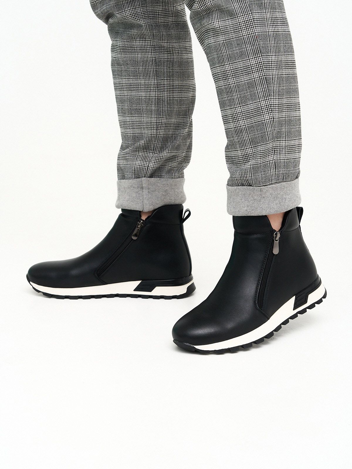 Ботинки  ШИР-HWSS2570-13-1-black
