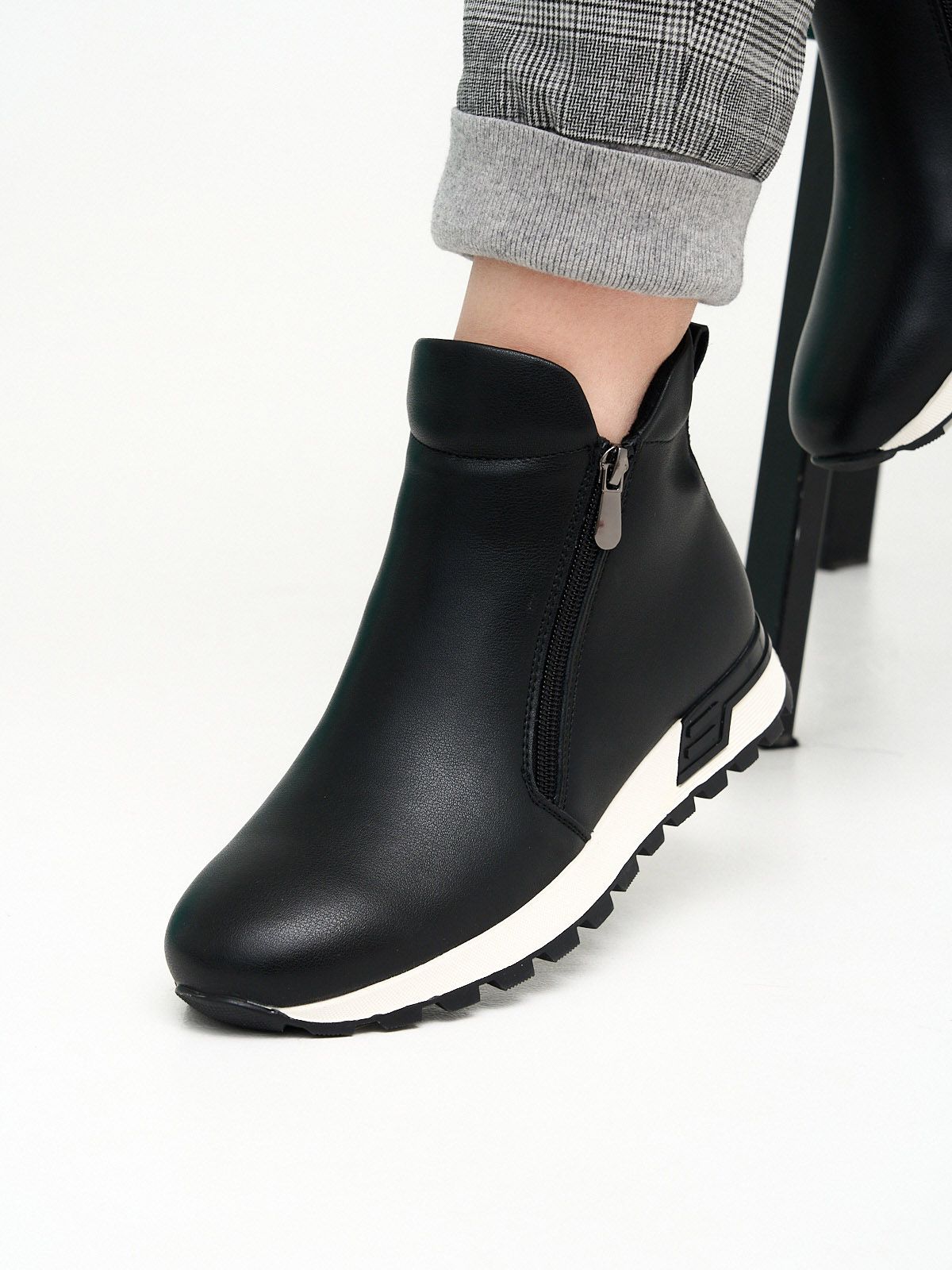 Ботинки  ШИР-HWSS2570-13-1-black