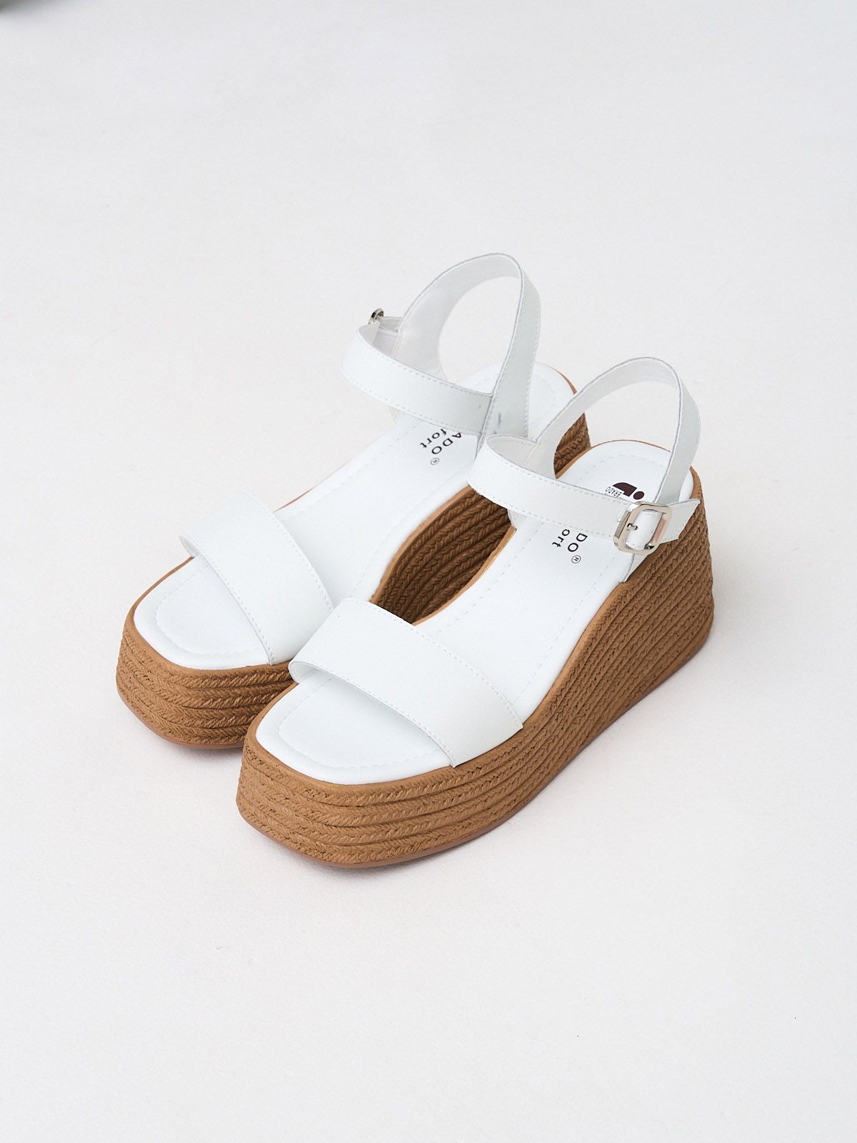 Босоножки  LQ25514-1-white